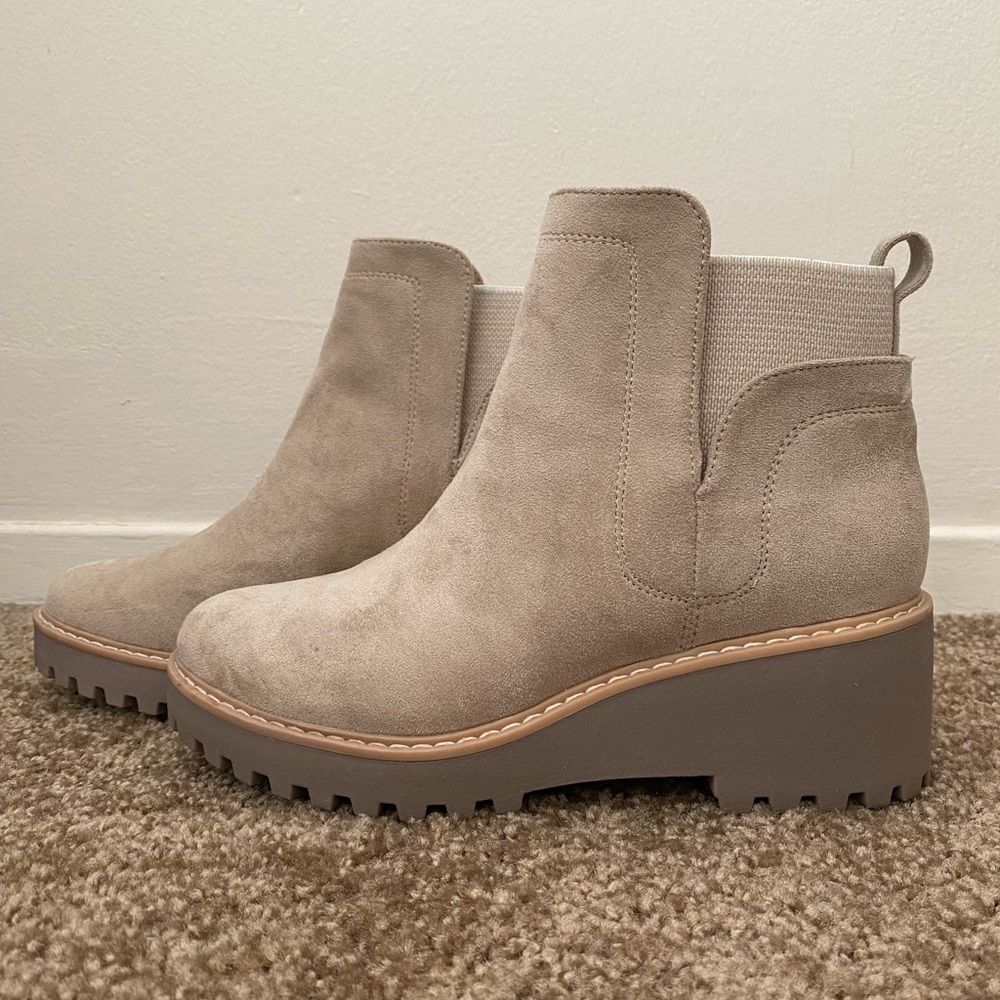 Dolce Vita Hailey Ankle Boots